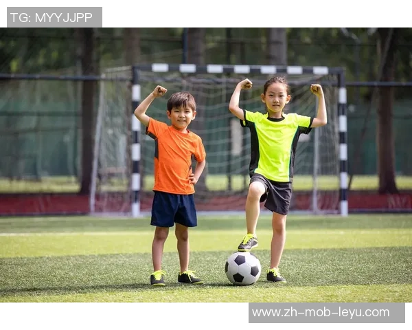 情侣足球球衣搭配指南让你们在球场上也能甜蜜如初